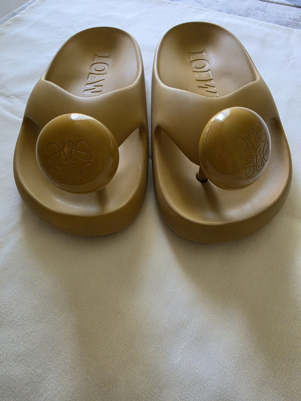 Loewe Tan Bubble Thong Slide Sandals Size 5 - Picture 3 of 3